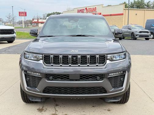 Metallic 2026 Jeep Grand Cherokee Limited
