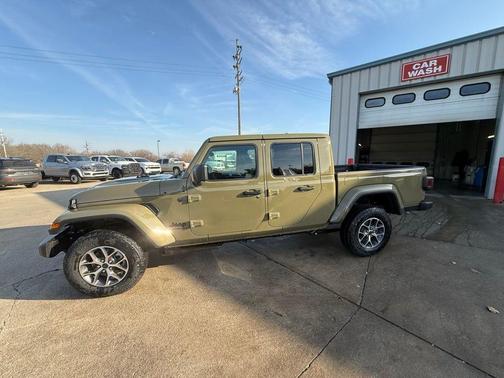 2026 Jeep Gladiator Sport