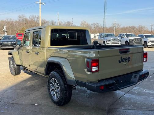 2026 Jeep Gladiator Sport