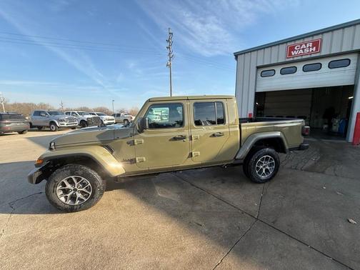 2026 Jeep Gladiator Sport