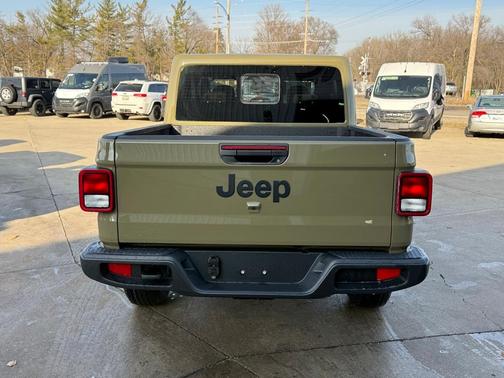 2026 Jeep Gladiator Sport