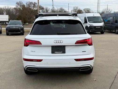 2024 Audi Q5 45 S line quattro Premium