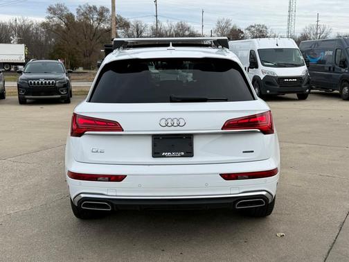 2024 Audi Q5 45 S line quattro Premium