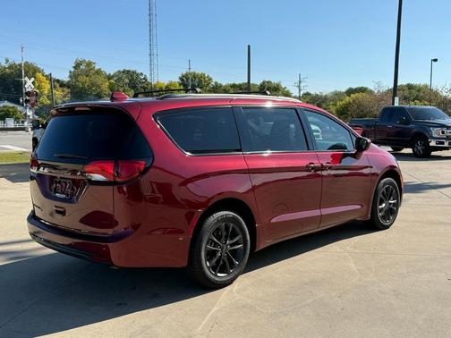 2020 Chrysler Pacifica Launch Edition