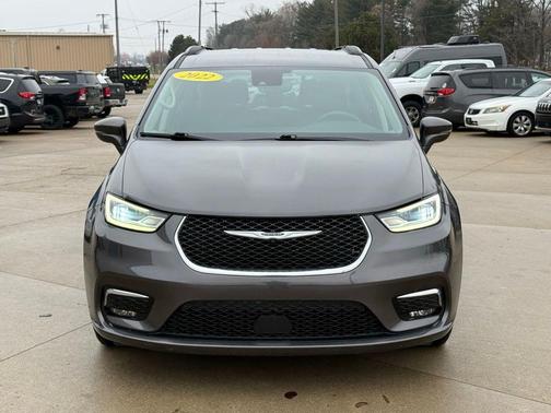 2022 Chrysler Pacifica Touring-L