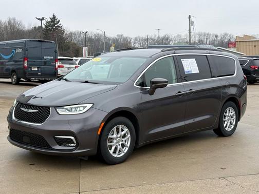 2022 Chrysler Pacifica Touring-L