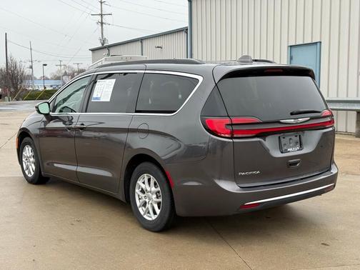 2022 Chrysler Pacifica Touring-L