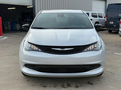 2026 Chrysler Voyager LX