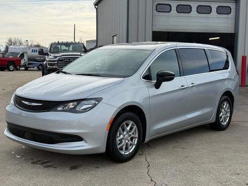 2026 Chrysler Voyager LX