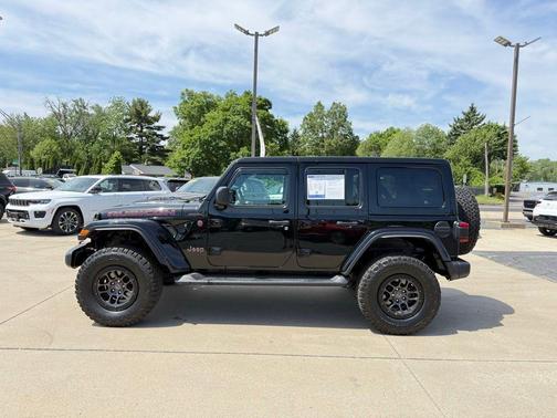 Black Clearcoat 2023 Jeep Wrangler Rubicon