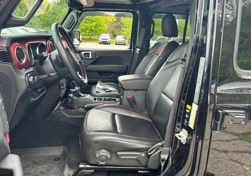 Black Clearcoat 2023 Jeep Wrangler Rubicon