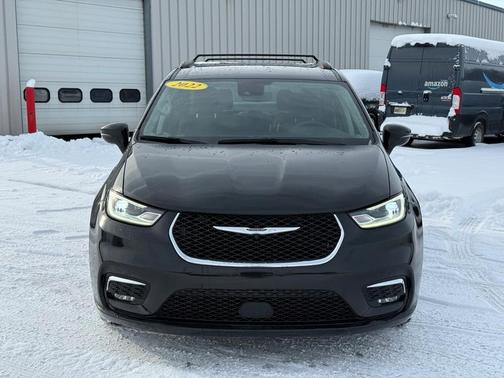 2022 Chrysler Pacifica Touring-L