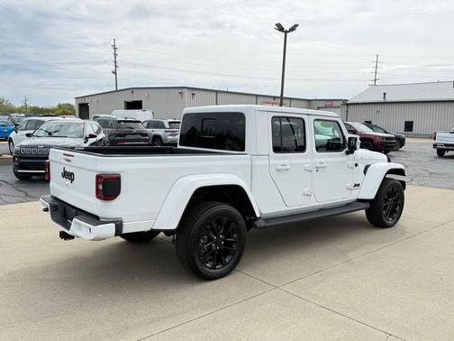 Bright White Clearcoat 2023 Jeep Gladiator Overland