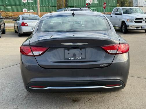 2016 Chrysler 200 Limited