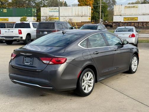 2016 Chrysler 200 Limited
