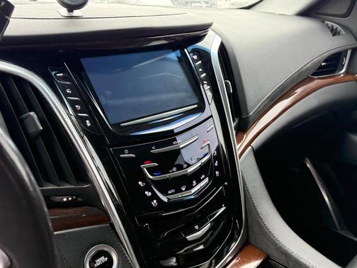 2018 Cadillac Escalade ESV Premium Luxury