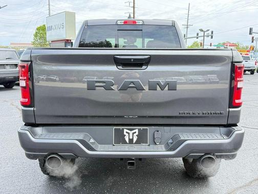 Granite Crystal Clearcoat Metallic 2025 RAM 1500 Big Horn/Lone Star