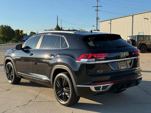 2021 Volkswagen Atlas Cross Sport 3.6L V6 SE w/Technology R-Line