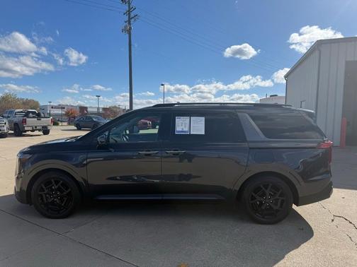 2025 Kia Carnival SX