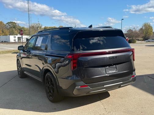 2025 Kia Carnival SX