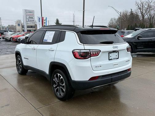 Bright White Clearcoat 2023 Jeep Compass Limited