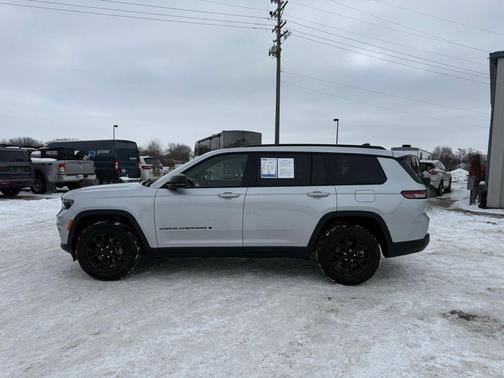 2024 Jeep Grand Cherokee L Laredo