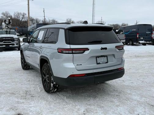 2024 Jeep Grand Cherokee L Laredo