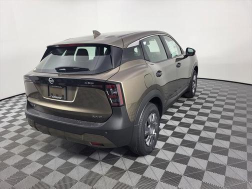 2025 Nissan Kicks S
