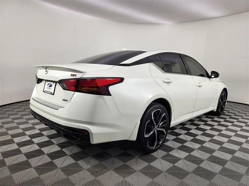 2023 Nissan Altima SR Intelligent AWD