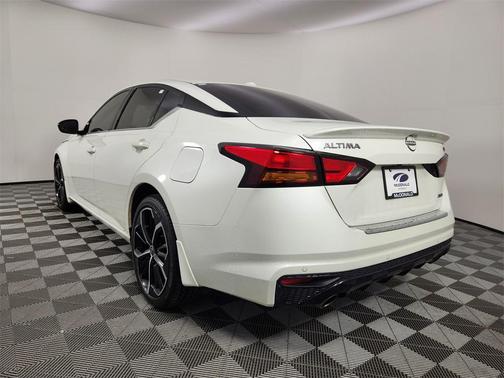 2023 Nissan Altima SR Intelligent AWD