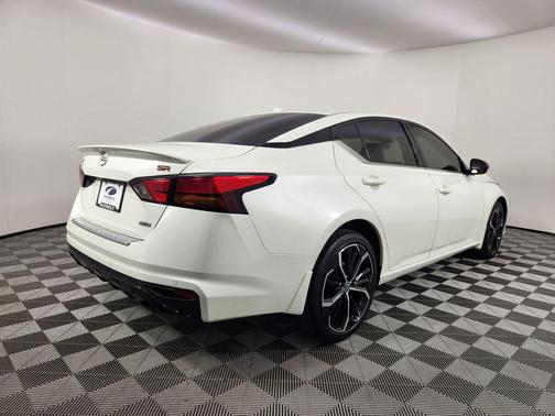 2023 Nissan Altima SR Intelligent AWD