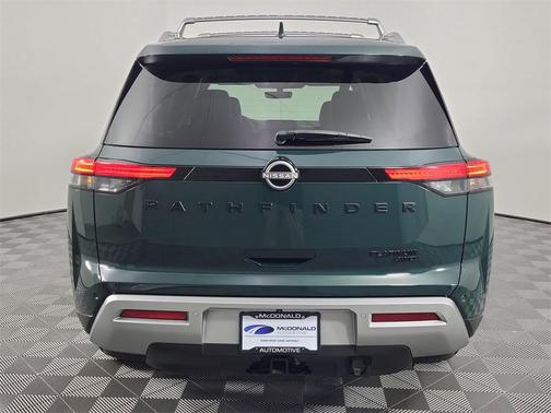 2023 Nissan Pathfinder Platinum 4WD