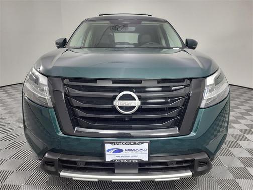 2023 Nissan Pathfinder Platinum 4WD