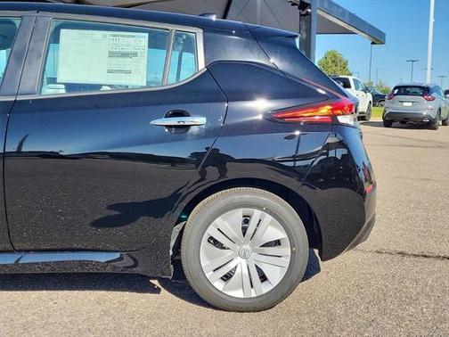 2025 Nissan Leaf S