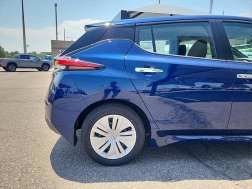 2025 Nissan Leaf S