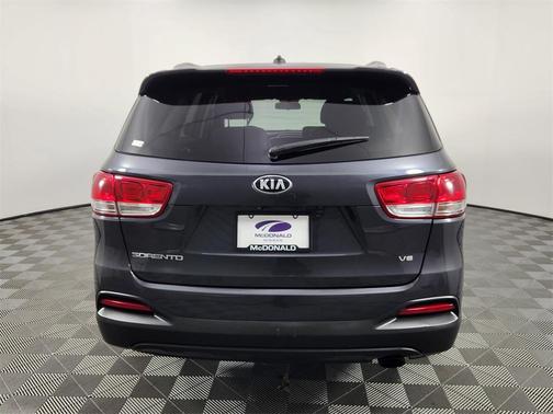 2018 Kia Sorento LX