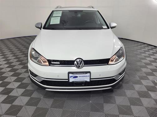 2017 Volkswagen Golf Alltrack TSI S