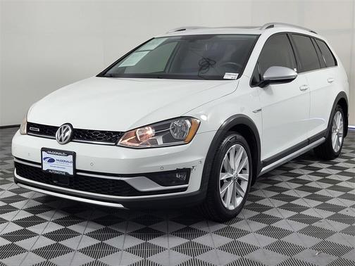 2017 Volkswagen Golf Alltrack TSI S