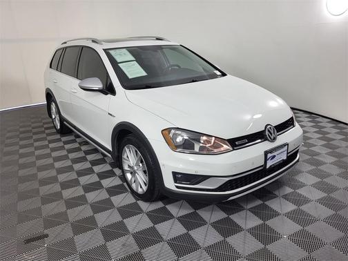 2017 Volkswagen Golf Alltrack TSI S