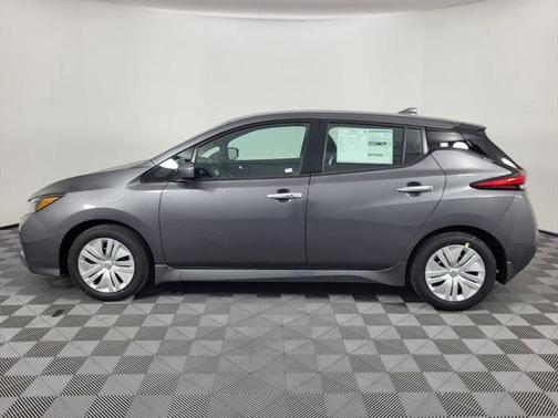 2025 Nissan Leaf S