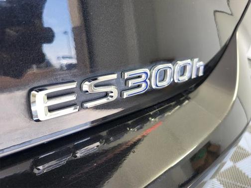 2020 Lexus ES 300h Luxury