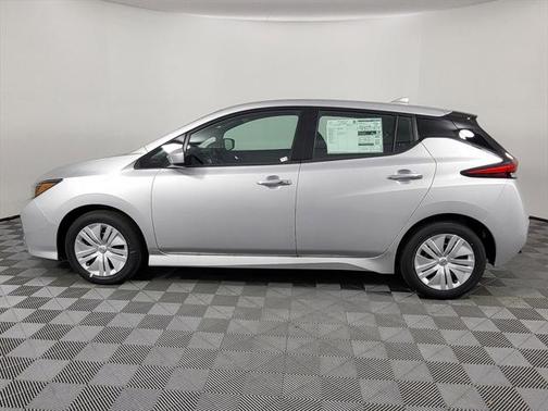 2025 Nissan Leaf S