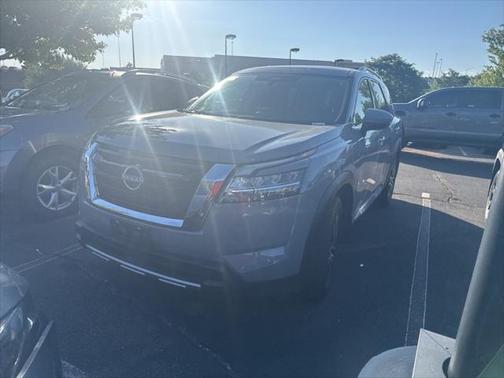 2023 Nissan Pathfinder Platinum 4WD