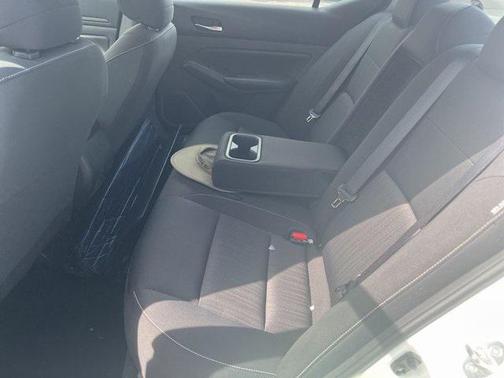 2022 Nissan Altima S FWD