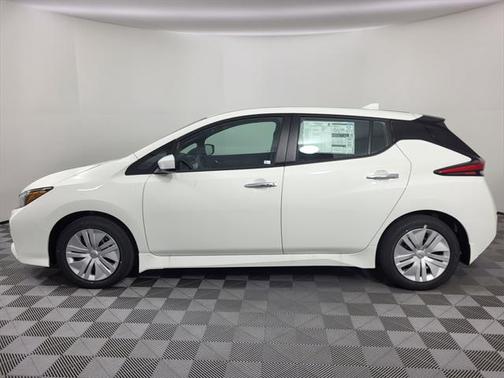2025 Nissan Leaf S