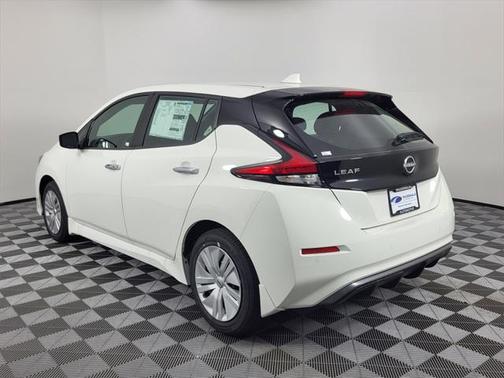 2025 Nissan Leaf S