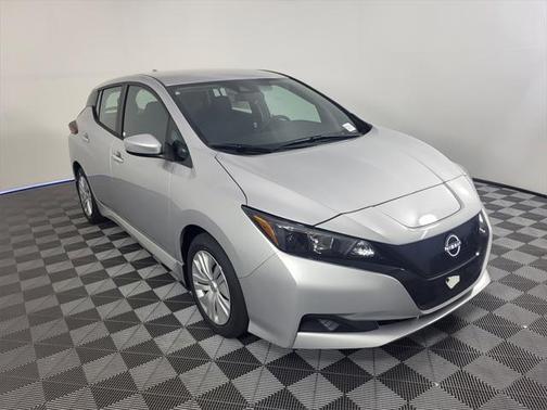 2025 Nissan Leaf S