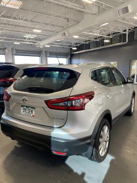 2022 Nissan Rogue Sport SV