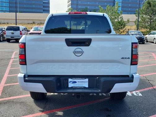 2025 Nissan Frontier SV