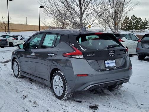 2025 Nissan Leaf S